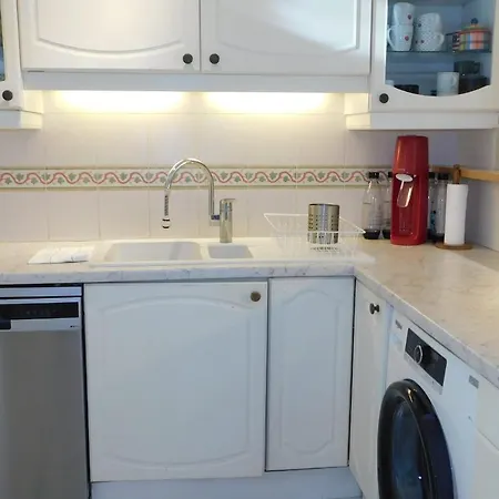 Air-conditioned 4-room 