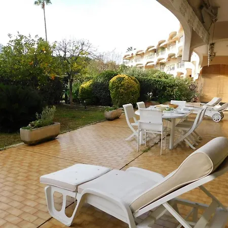 Air-conditioned 4-room 