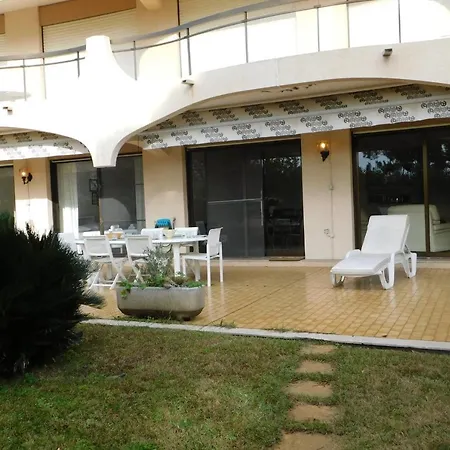 Air-conditioned 4-room 