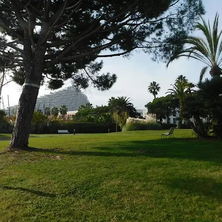 Air-conditioned 4-room 