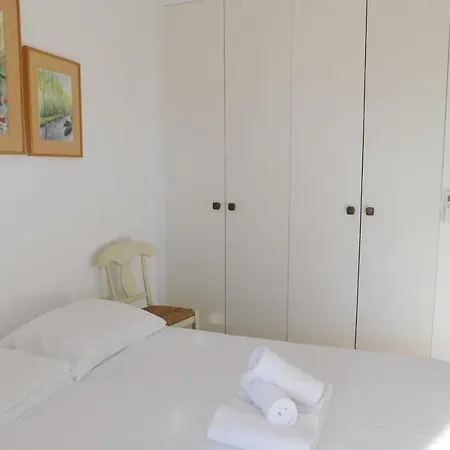 Air-conditioned 4-room 