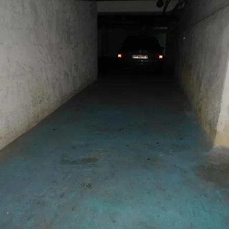 Air-conditioned 4-room 