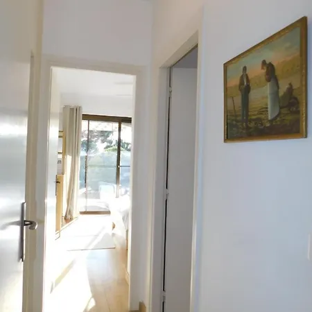 Apartament Air-conditioned 4-room 