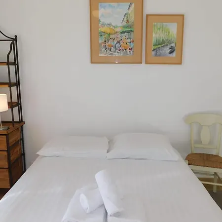 Air-conditioned 4-room 