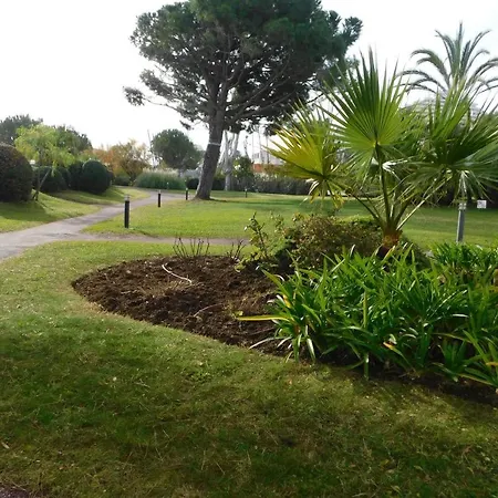 Air-conditioned 4-room 