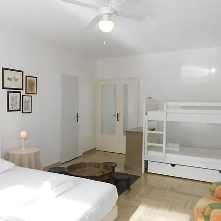 Apartament Air-conditioned 4-room 