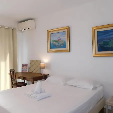 Air-conditioned 4-room 