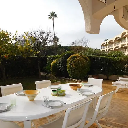 Air-conditioned 4-room 