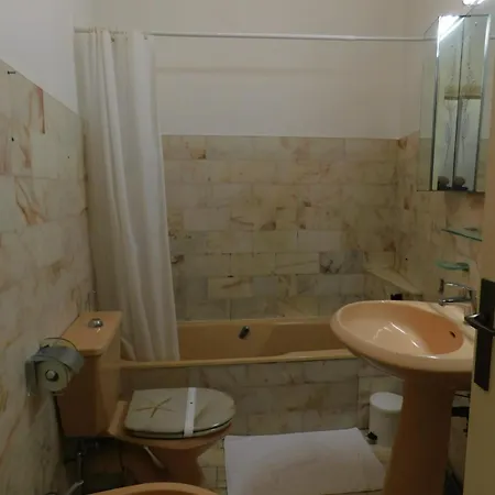 Air-conditioned 4-room 